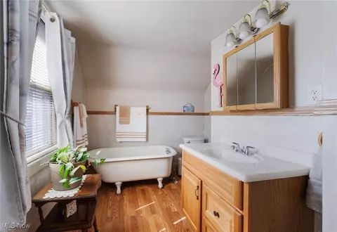 Bath - 741 5th St, Struthers, OH 44471 photo 1 of 1