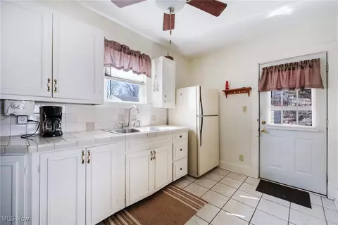 Kitchen - 741 5th St, Struthers, OH 44471 photo 2 of 2