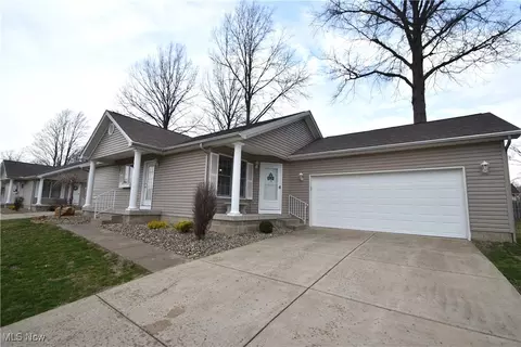 603 S Raccoon Rd #49, Austintown, OH 44515