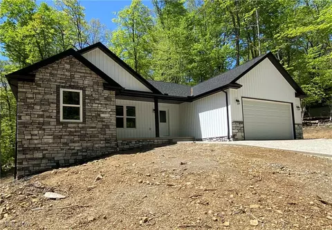 1965 Apple Valley Dr, Howard, OH 43028