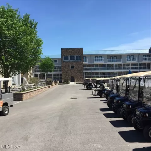 1252 Tri Motor Dr #213, Put In Bay, OH 43456