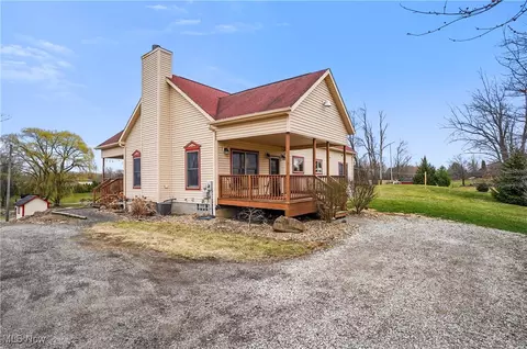 2040 Swartz Rd, Mogadore, OH 44260
