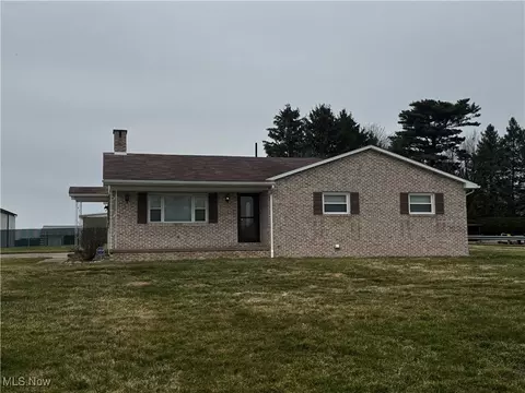 115 Knox School Rd, Alliance, OH 44601