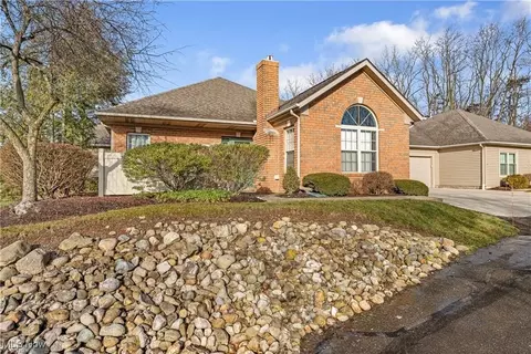 7780 Brittanny Dr NE, North Canton, OH 44720