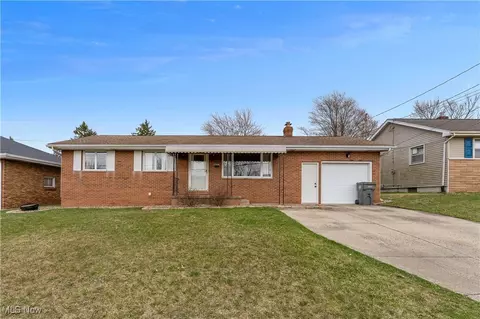 677 Wesley Ave, Youngstown, OH 44509