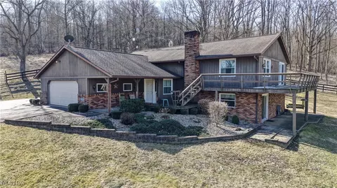 6717 Race Rd NW, Strasburg, OH 44680