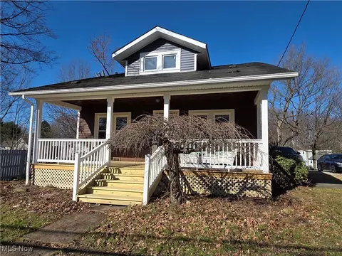10583 South St, Garrettsville, OH 44231