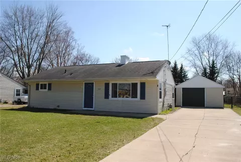 5117 Langfitt St, Vermilion, OH 44089