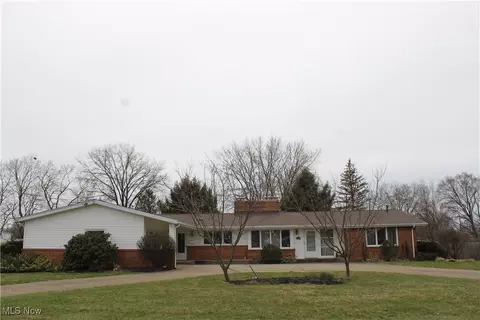 1300 High St, Louisville, OH 44641