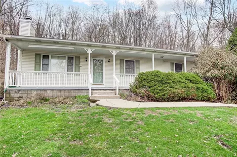 77 N Thomas Rd, Tallmadge, OH 44278