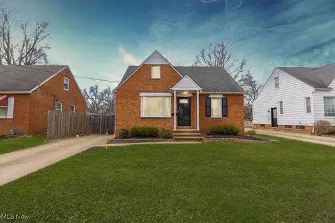 1260 Irene Rd, Lyndhurst, OH 44124
