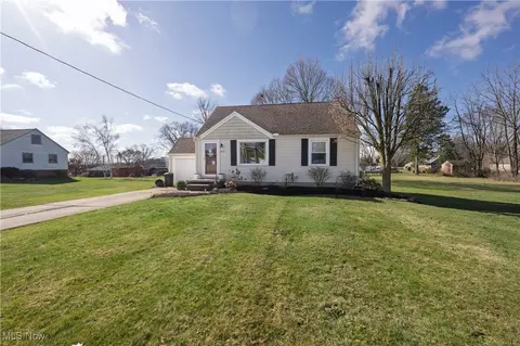 2702 25th NW, Canton, OH 44708