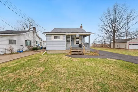 680 Sheffield Rd, Sheffield Lake, OH 44054