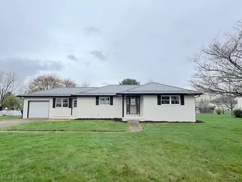 526 Beaver St, Newcomerstown, OH 43832