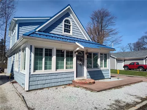 6 Kaleva Park Dr, Ashtabula, OH 44004