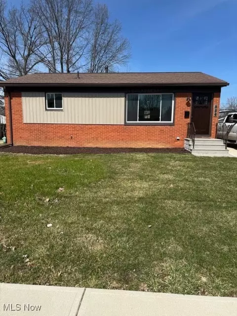 936 Livermore Ln, Elyria, OH 44035