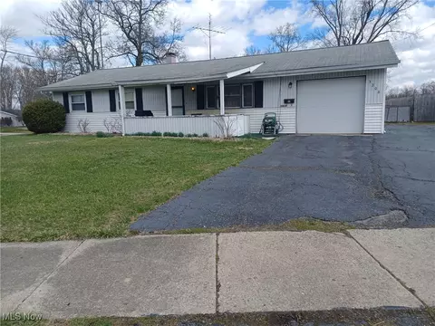 3308 Elmhill Dr NW, Warren, OH 44485