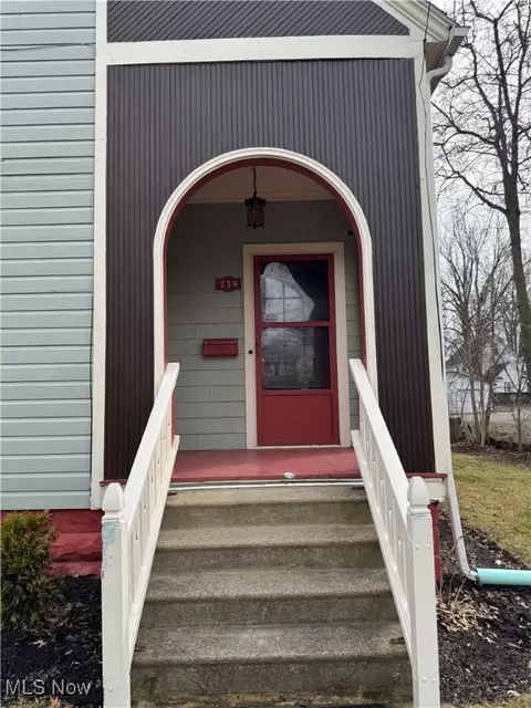 236-238 9th St, Elyria, OH 44035 photo 3