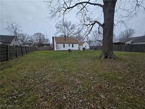 Exterior - 204 Fullerton Rd, Elyria, OH 44035 photo 3 of 3