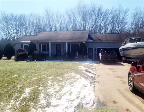 6446 Hawthorne Dr, Andover, OH 44003