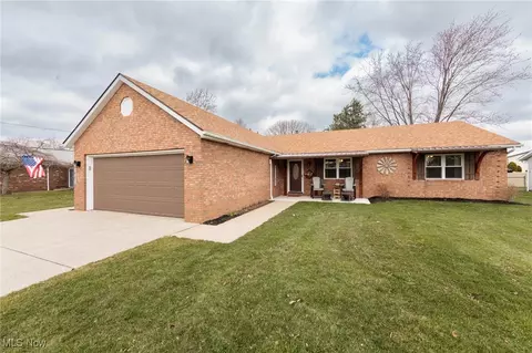 3883 Grafton Rd, Brunswick, OH 44212