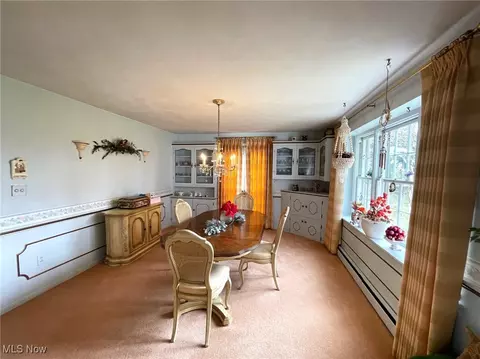Dining - 4586 Edwin Dr NW, Canton, OH 44718 photo 3 of 7