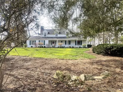 Exterior - 4586 Edwin Dr NW, Canton, OH 44718 photo 10 of 10