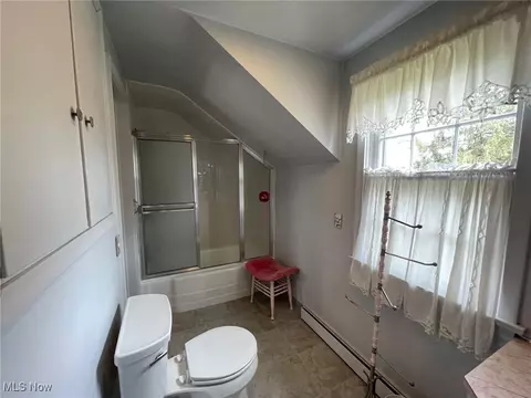 Bath - 4586 Edwin Dr NW, Canton, OH 44718 photo 2 of 3