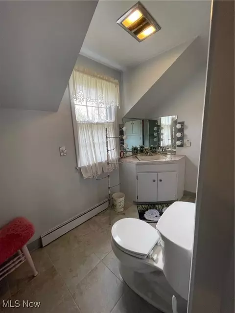 Bath - 4586 Edwin Dr NW, Canton, OH 44718 photo 3 of 3
