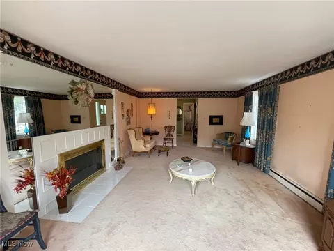 Living - 4586 Edwin Dr NW, Canton, OH 44718 photo 4 of 8
