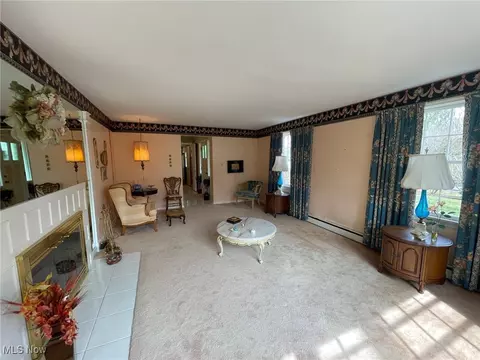 Living - 4586 Edwin Dr NW, Canton, OH 44718 photo 5 of 8