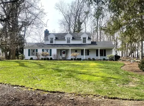 4586 Edwin Dr NW, Canton, OH 44718