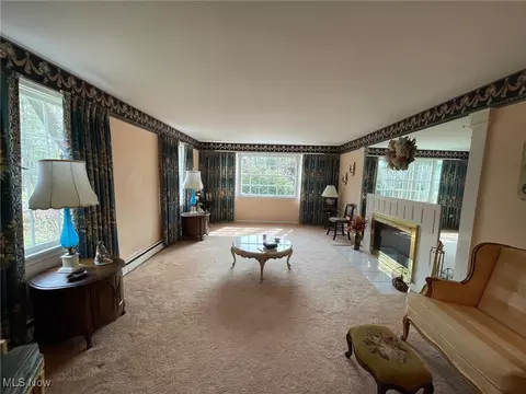 Living - 4586 Edwin Dr NW, Canton, OH 44718 photo 3 of 8