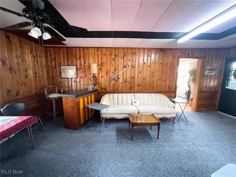 Living - 4586 Edwin Dr NW, Canton, OH 44718 photo 2 of 8