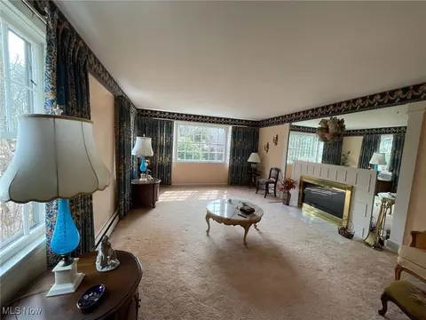Living - 4586 Edwin Dr NW, Canton, OH 44718 photo 7 of 8