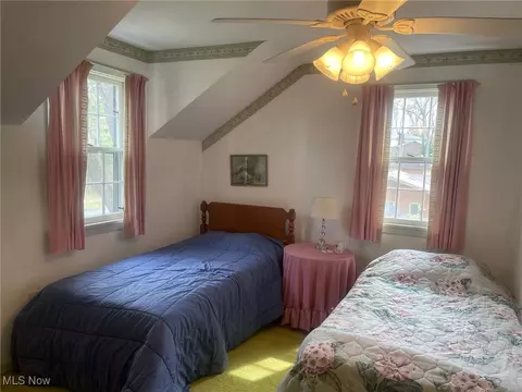 Bedroom - 4586 Edwin Dr NW, Canton, OH 44718 photo 6 of 9