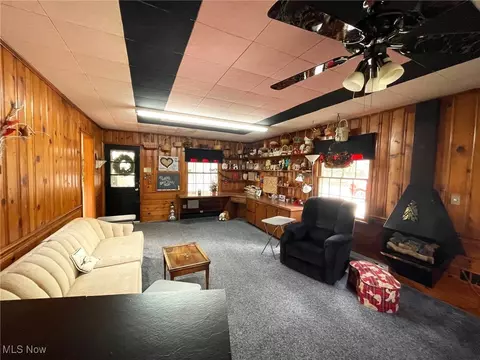 Living - 4586 Edwin Dr NW, Canton, OH 44718 photo 1 of 8