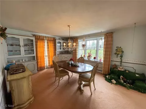 Dining - 4586 Edwin Dr NW, Canton, OH 44718 photo 4 of 7