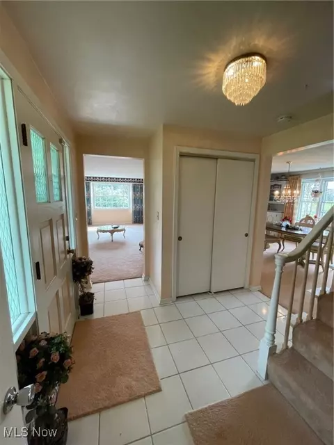 Entry Way - 4586 Edwin Dr NW, Canton, OH 44718 photo 1 of 3
