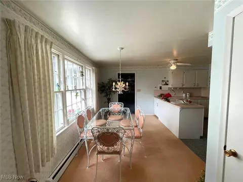 Dining - 4586 Edwin Dr NW, Canton, OH 44718 photo 2 of 7