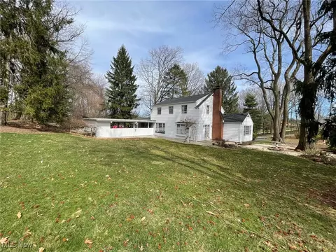 Exterior - 4586 Edwin Dr NW, Canton, OH 44718 photo 7 of 10