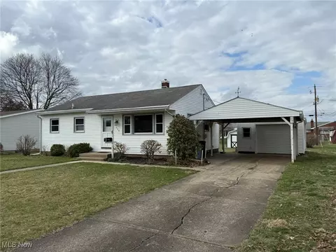 715 Baker Ave NW, New Philadelphia, OH 44663