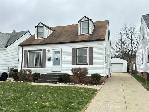 2927 Brookdale Ave, Parma, OH 44134