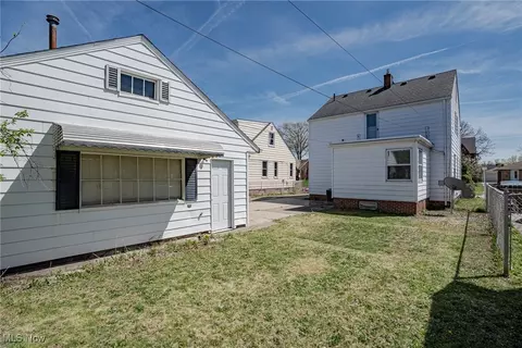 Exterior - 3000 Brookview Blvd, Parma, OH 44134 photo 5 of 6