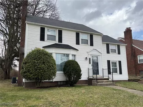 1121 24th St NE, Canton, OH 44714