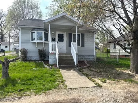 1621 Norwood Blvd, Zanesville, OH 43701