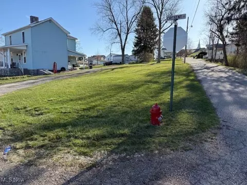 101 Creascent St, Saint Clairsville, OH 43950