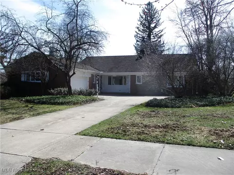 23350 Hazelmere Rd, Shaker Heights, OH 44122