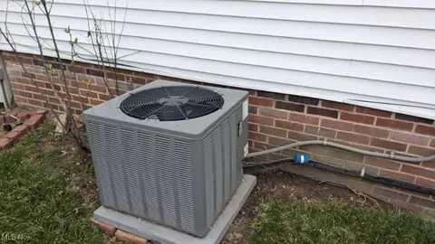 314 E 248th St, Euclid, OH 44123 photo 30