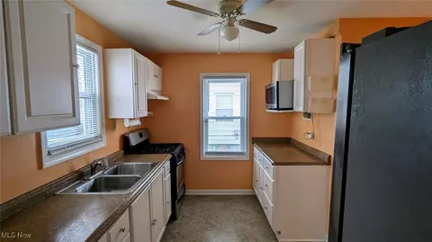 314 E 248th St, Euclid, OH 44123 photo 9